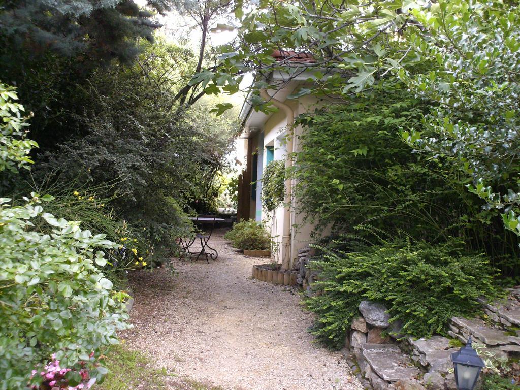 Chambre D'Hotes Au Coquelicot Soucieu-en-Jarrest Chambre photo